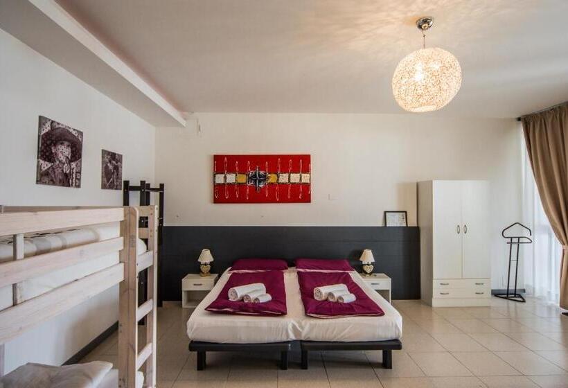 Семейный Номер Вид на Бассейн, Relais Villa Olivi