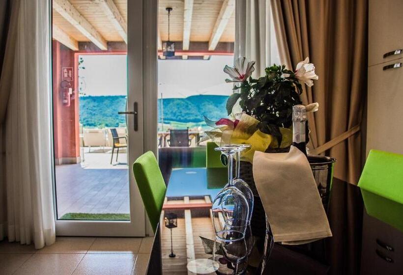 プールビューファミリールーム, Relais Villa Olivi