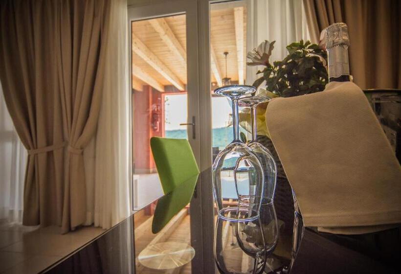 プールビューファミリールーム, Relais Villa Olivi