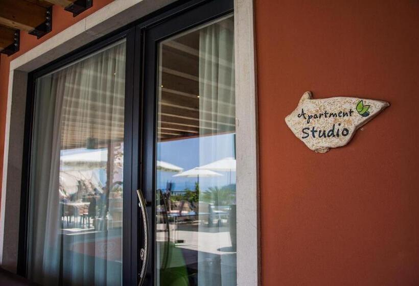 プールビューファミリールーム, Relais Villa Olivi