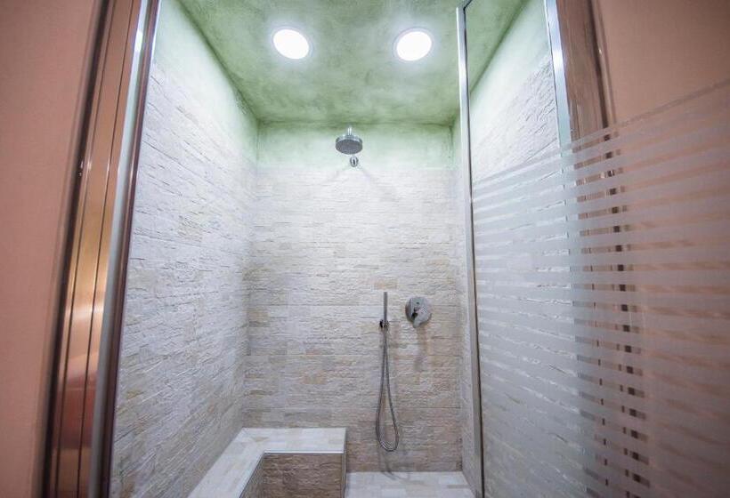 コンフォートルーム, Relais Villa Olivi