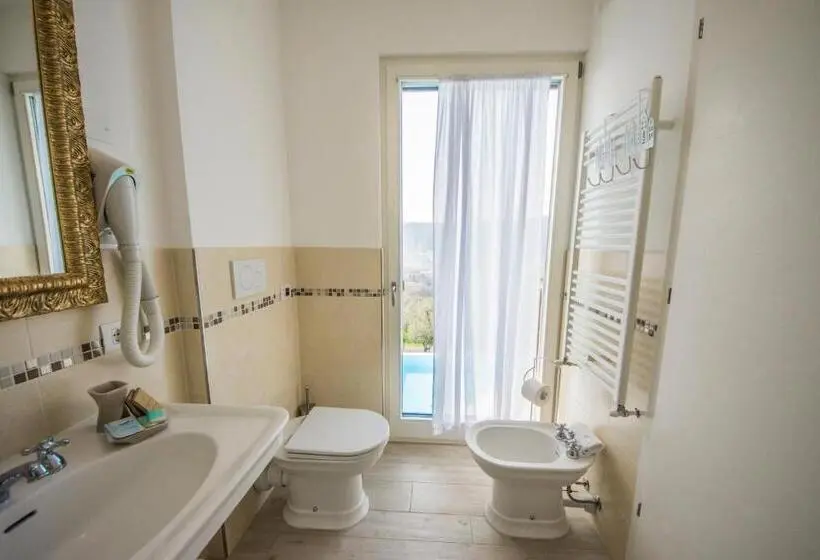 バルコニー付きデラックスルーム, Relais Villa Olivi