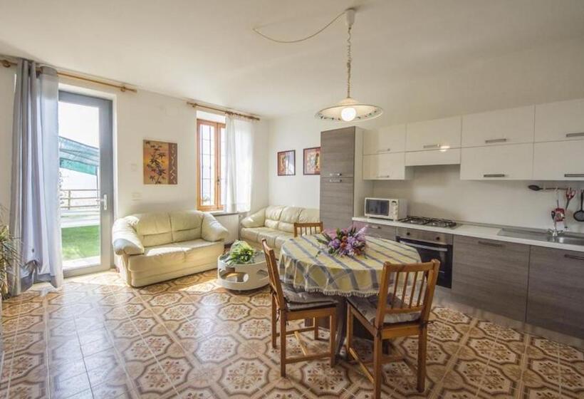 プールの見える１ベッドルームアパートメント, Relais Villa Olivi