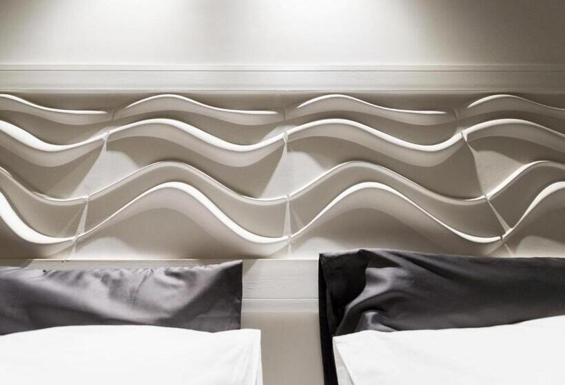 غرفة قياسية, Alla Scoperta Delle Marche