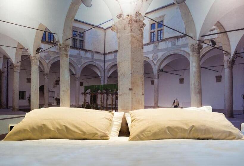 غرفة قياسية ثلاثية, Alla Scoperta Delle Marche