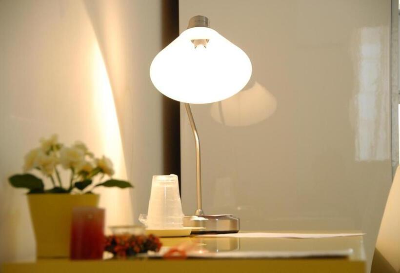 غرفة قياسية رباعية, Messina41