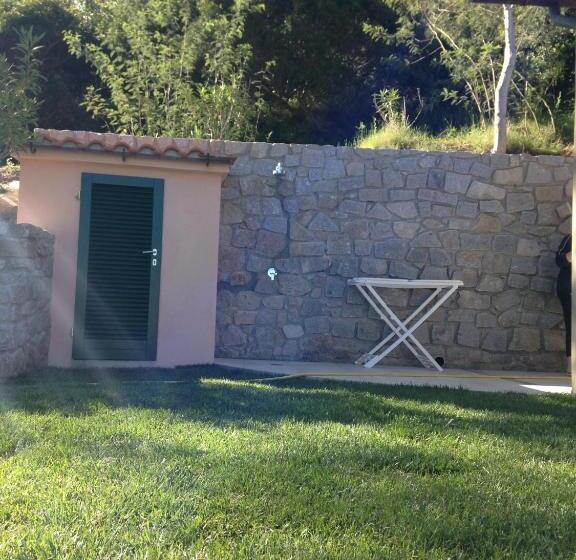 2 Bedroom Apartment With Garden, Residence Le Solane