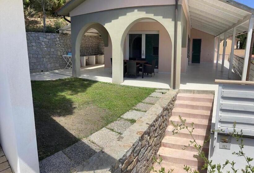 شقة غرفتين نوم مزودة بحديقة, Residence Le Solane