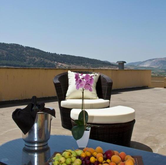 标准三人间, Baglio Pocoroba