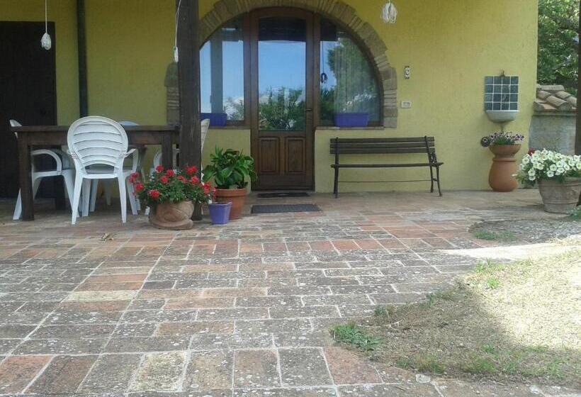 דירת חדר בקומת קרקע, Poggio Dell Olivo