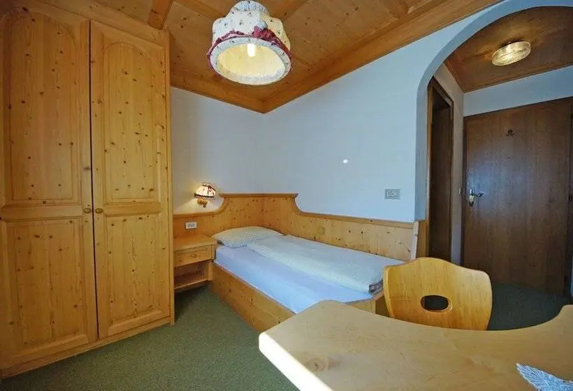 Standard Yhden Hengen Huone, Garni B&b Arnica