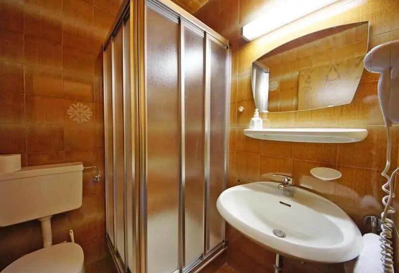 Standard Yhden Hengen Huone, Garni B&b Arnica