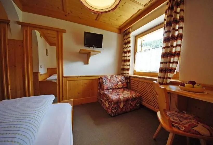 Standard Yhden Hengen Huone, Garni B&b Arnica