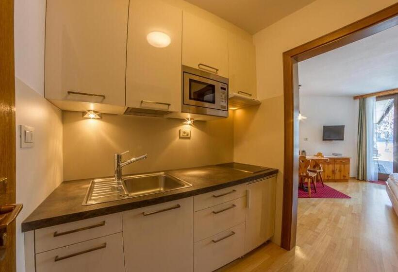 Студия Стандарт, Residence Emmy