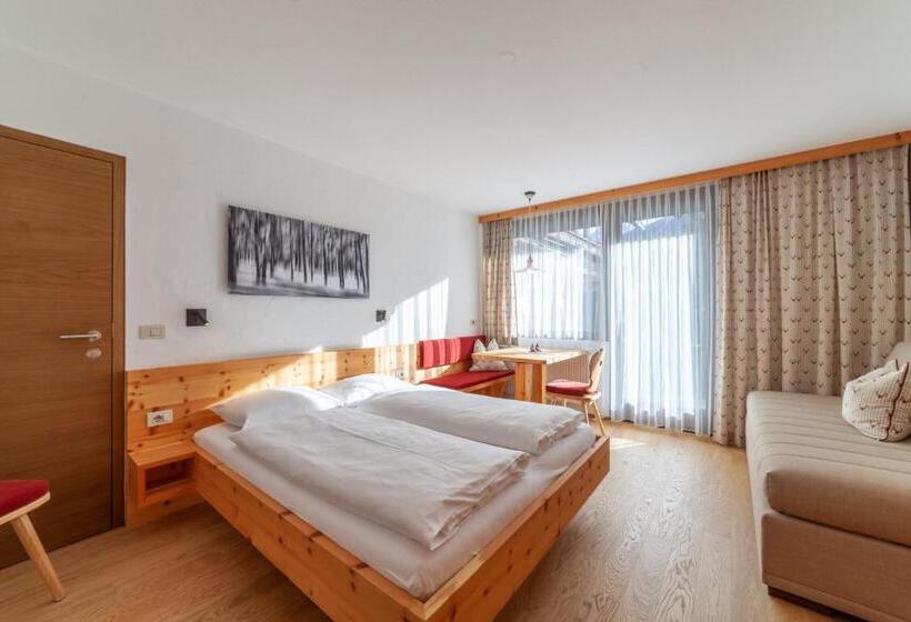 חדר סטודיו סטנדרד, Residence Emmy