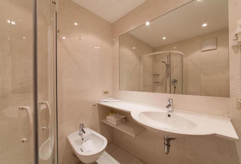 Студия Стандарт, Residence Emmy
