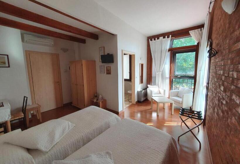 اتاق استاندارد, Le Tuie