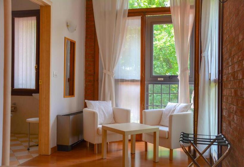 اتاق استاندارد, Le Tuie