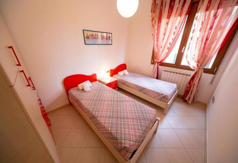 Апартаменты 2 Спальни, Appartamenti Sottomarina Carla