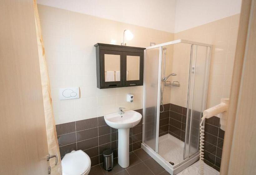 Classic room with balcony, Appartamenti Sottomarina Carla