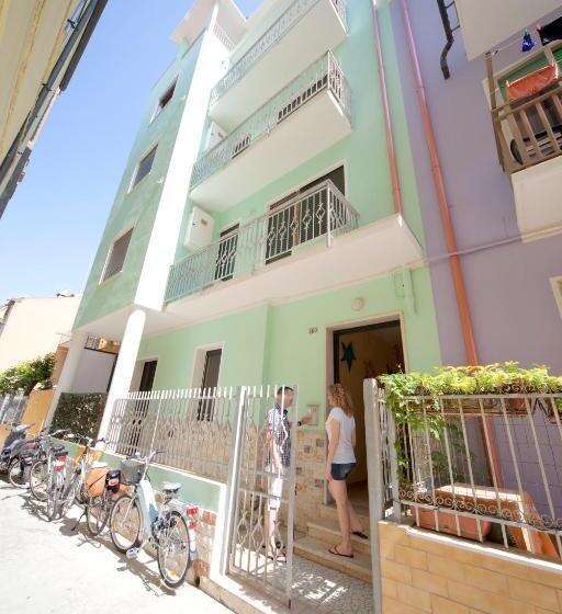 Classic room with balcony, Appartamenti Sottomarina Carla