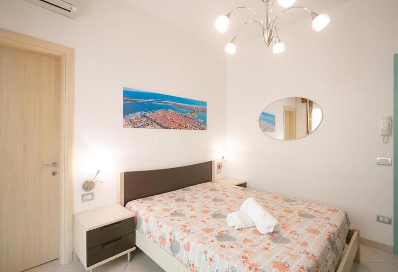 Classic room with balcony, Appartamenti Sottomarina Carla
