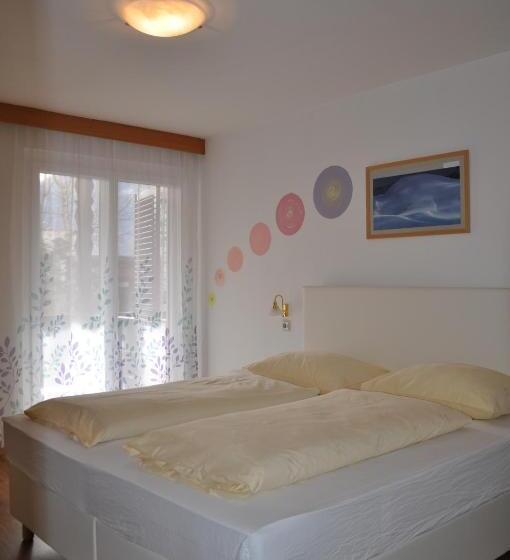 标准间带阳台, Burgfrieden