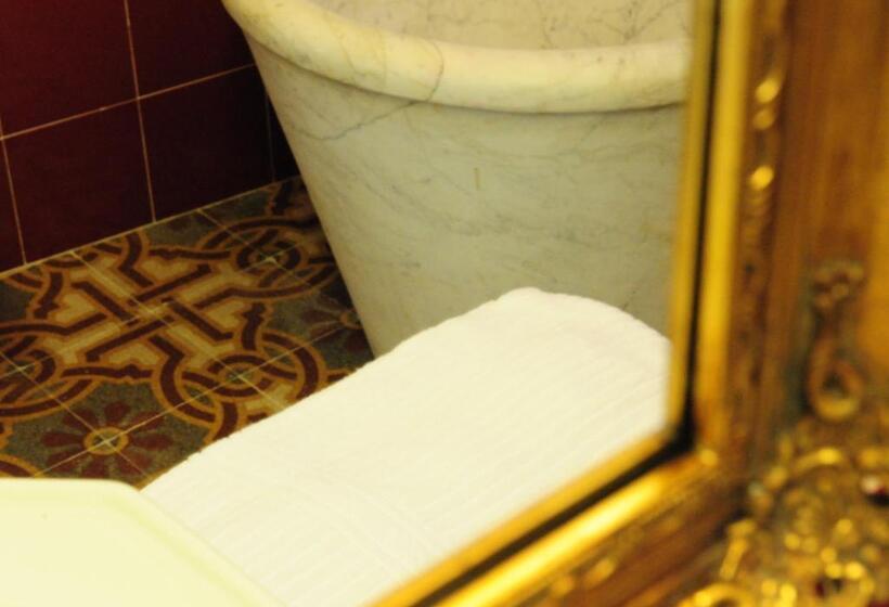 جناح جونيور مطل علي البحيرة, Locanda Al Castelletto