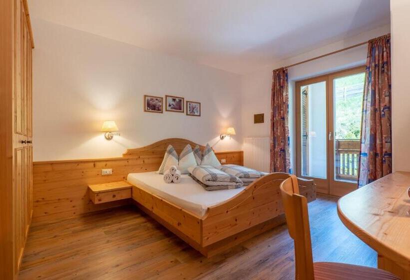 Classic room with balcony, Pension Appartement Mitterhofer