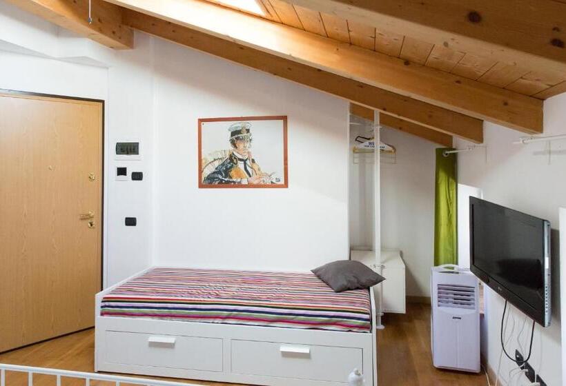 1 Bedroom Penthouse Apartment, Piazza Grande City Residence