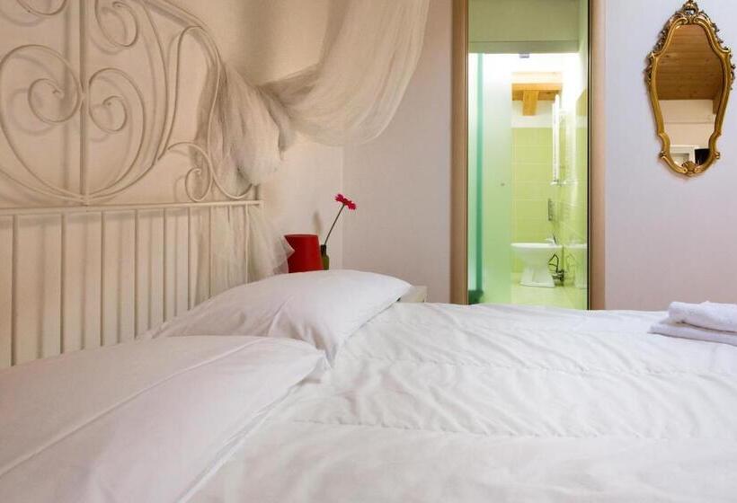 1 Bedroom Penthouse Apartment, Piazza Grande City Residence