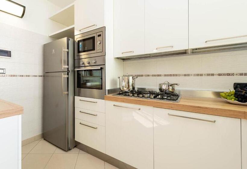 Apartamento 3 Dormitórios, Residence Costa