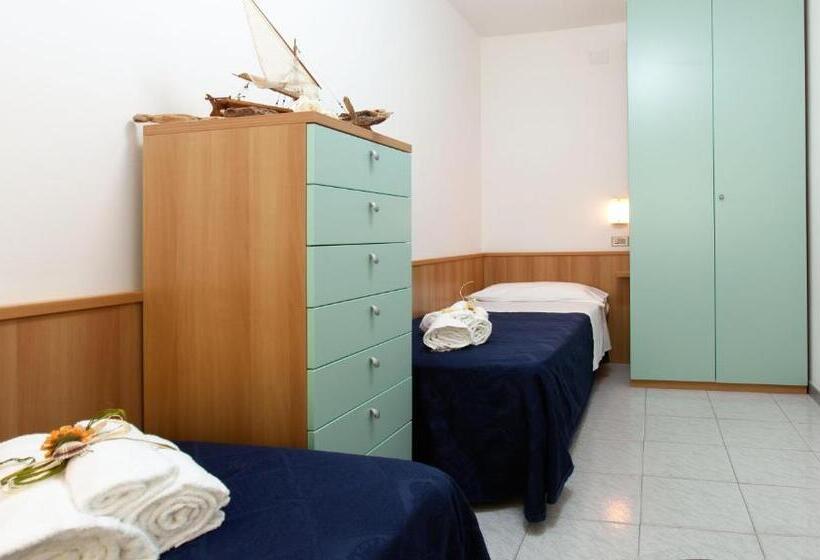 Apartamento 2 Dormitórios, Residence Costa