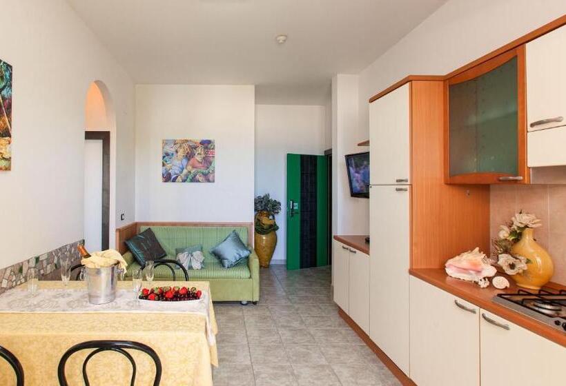 Apartamento 2 Dormitórios, Residence Costa