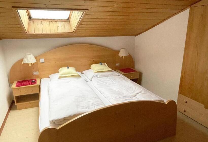 Апартаменты 2 Спальни, Residence Lastei