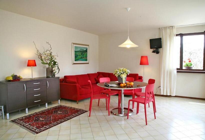 דירת שלושה חדרים, Residence Uliveto