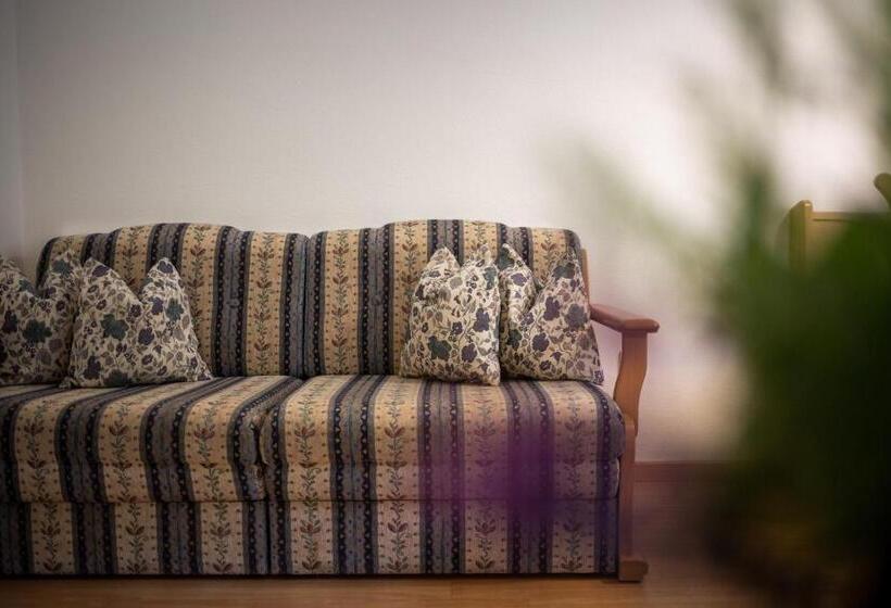 1 Bedroom Apartment Lake View, Haus Adlerhorst