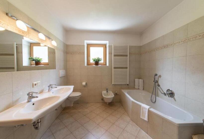 1 Bedroom Apartment Lake View, Haus Adlerhorst