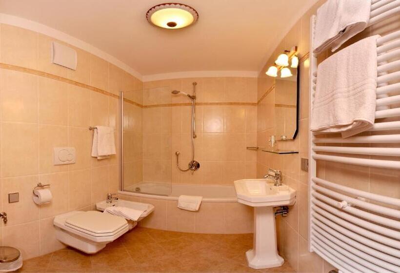 1 Sovrums Lägenhet, Agriturismo Maso Larciunei