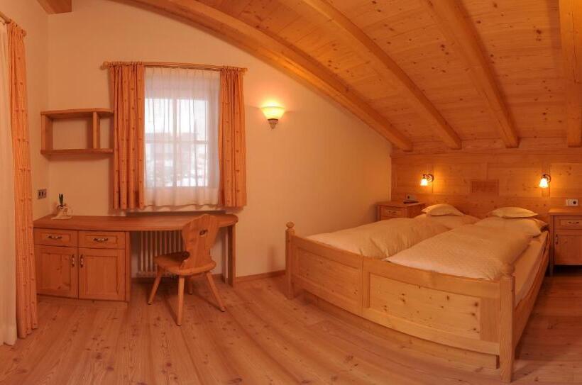 2 Sovrumslägenhet med Balkong, Agriturismo Maso Larciunei