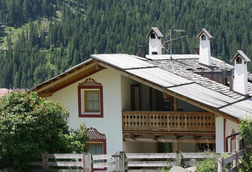 2 Sovrumslägenhet med Balkong, Agriturismo Maso Larciunei