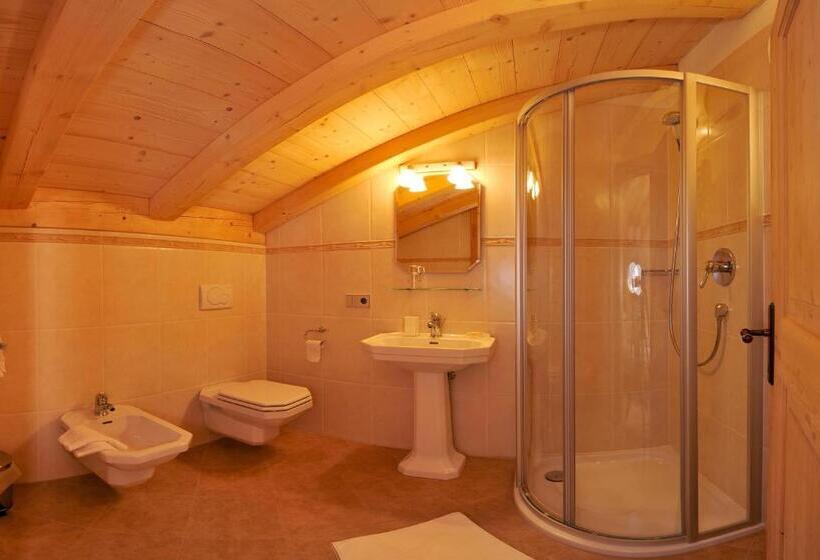 2 Sovrumslägenhet med Balkong, Agriturismo Maso Larciunei