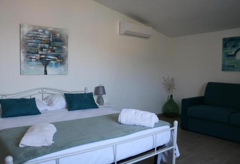 스탠다드 방갈로, Albergo Biscotti