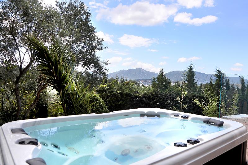 Полулюкс с Гидромассажем, L'hostellerie Du Moulin Des Oliviers