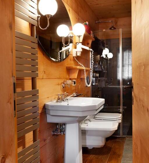 غرفة دوبلكس, Nei Y Suredl Nevesole