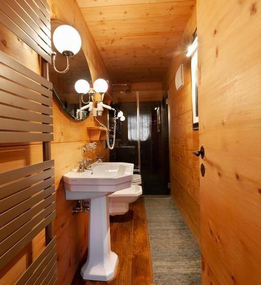 غرفة دوبلكس, Nei Y Suredl Nevesole