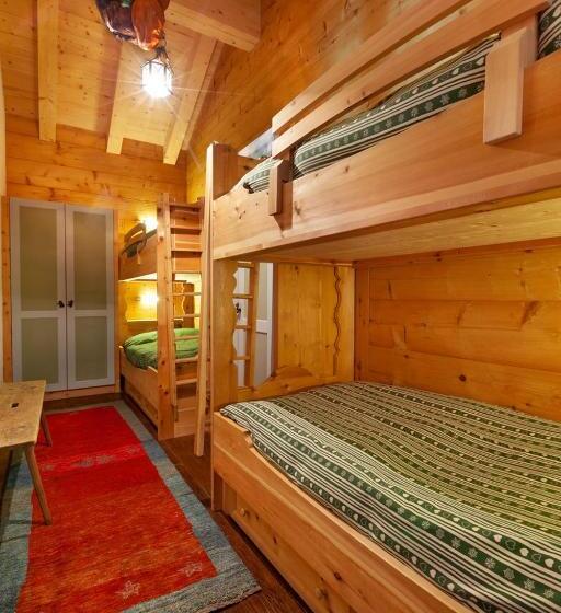 غرفة دوبلكس, Nei Y Suredl Nevesole