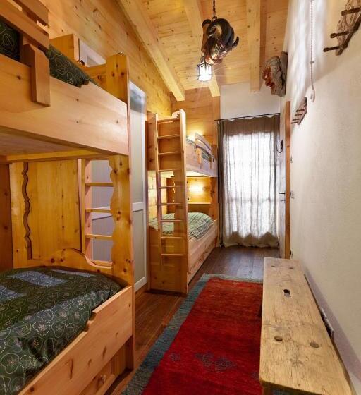 غرفة دوبلكس, Nei Y Suredl Nevesole