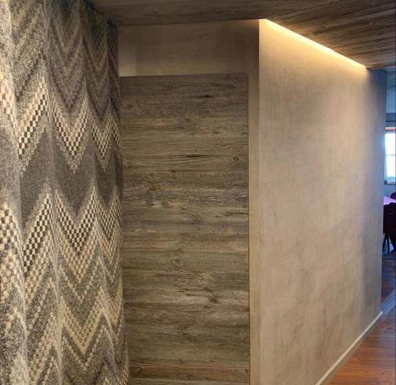 شقة غرفة واحدة, Nei Y Suredl Nevesole