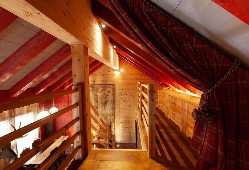 غرفة دوبلكس, Nei Y Suredl Nevesole